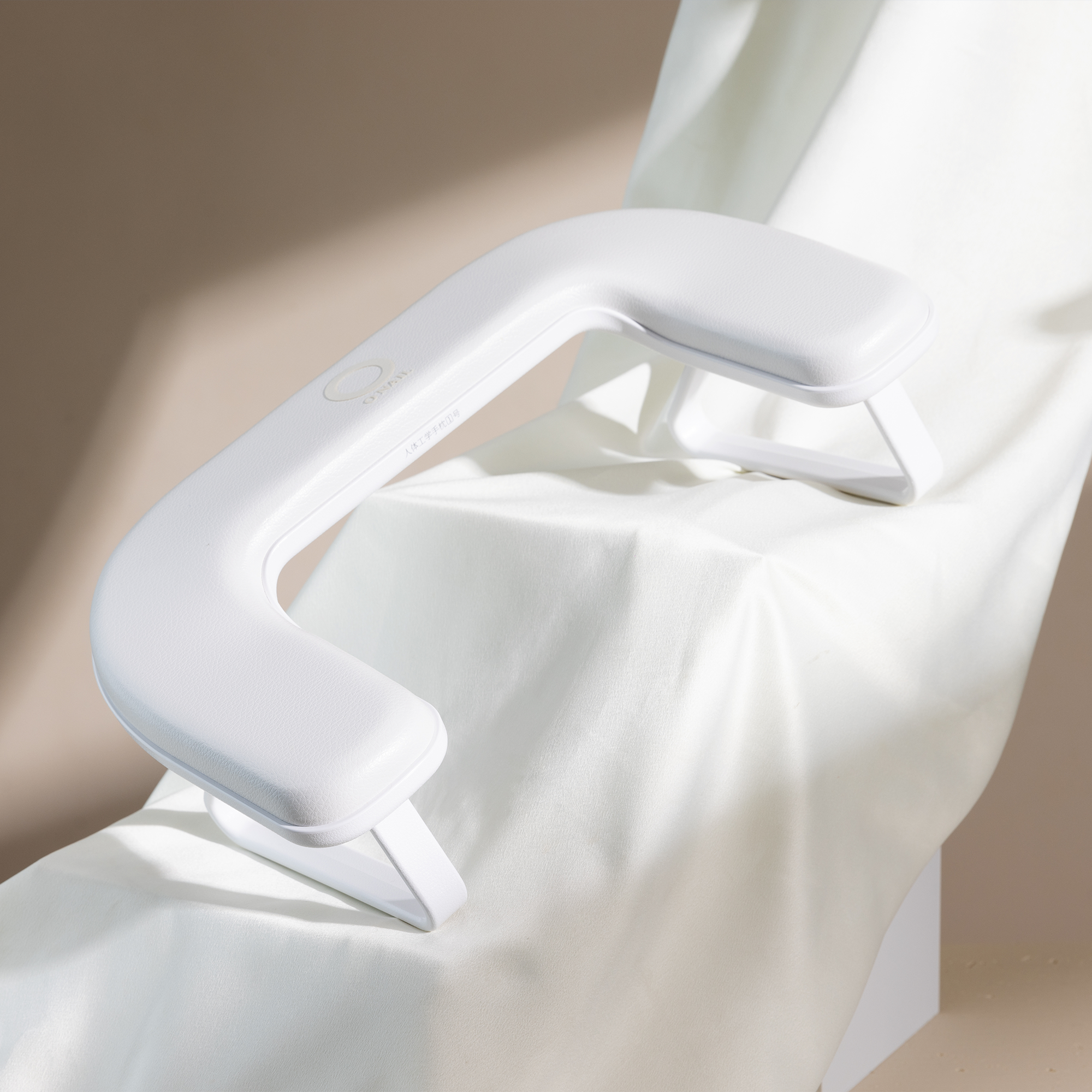O Nail Arm Pillow